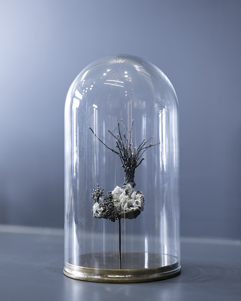 La nuit orphee avec globe Web 5x4 1